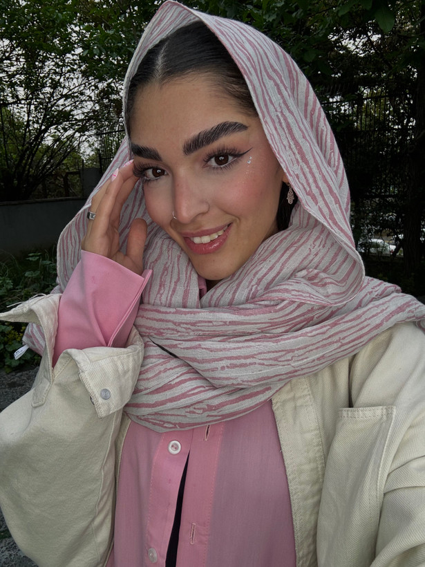 شال زبرا صورتی نخی - فروشگاه هیبو دیزاین