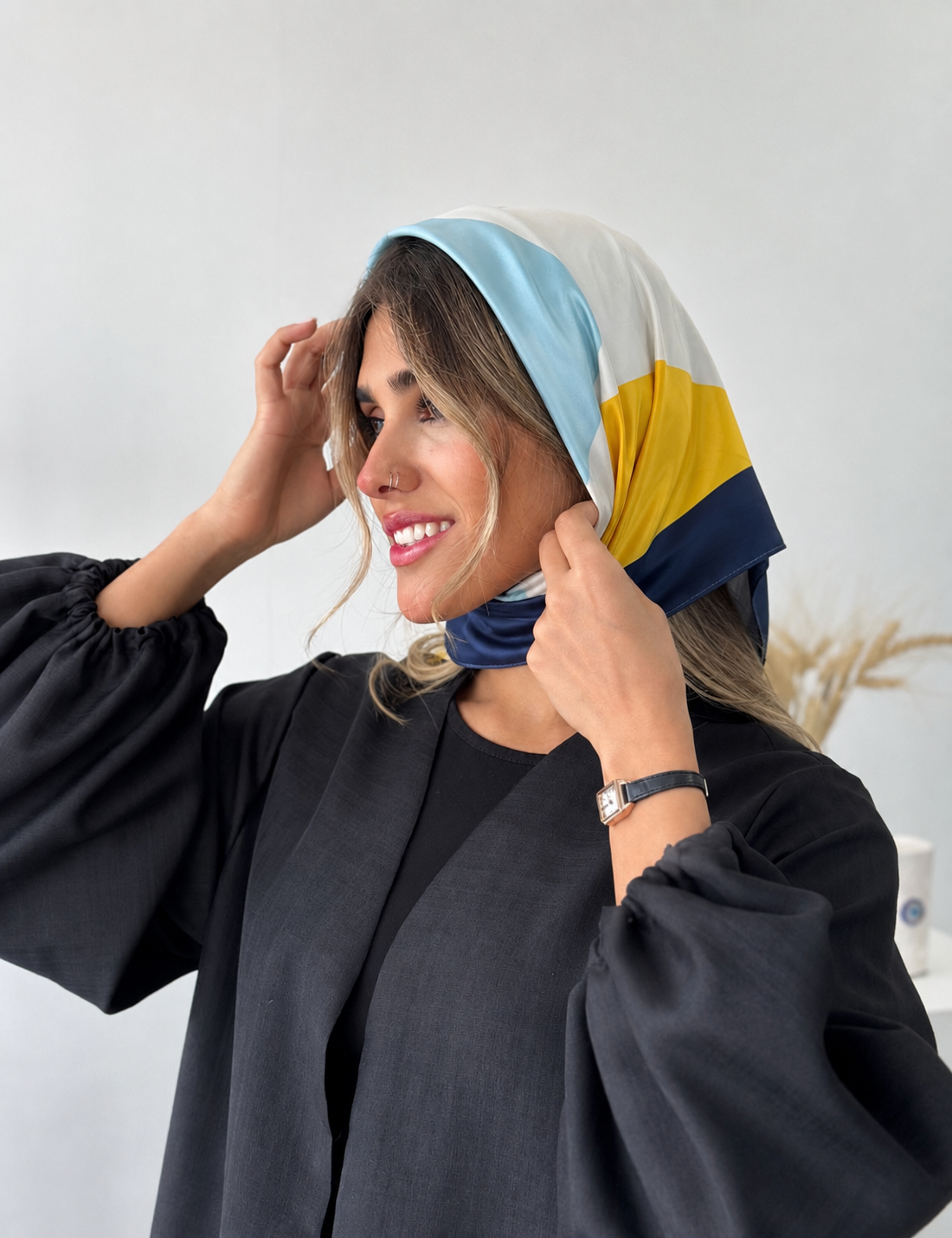 مینی اسکارف سورمه ای زرد