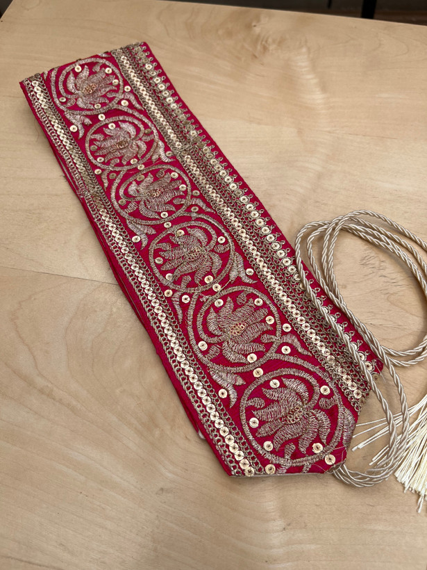 کمربندسوزن دوزی سرخابی