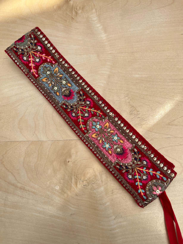 کمربند سوزن دوزی مخمل قرمز