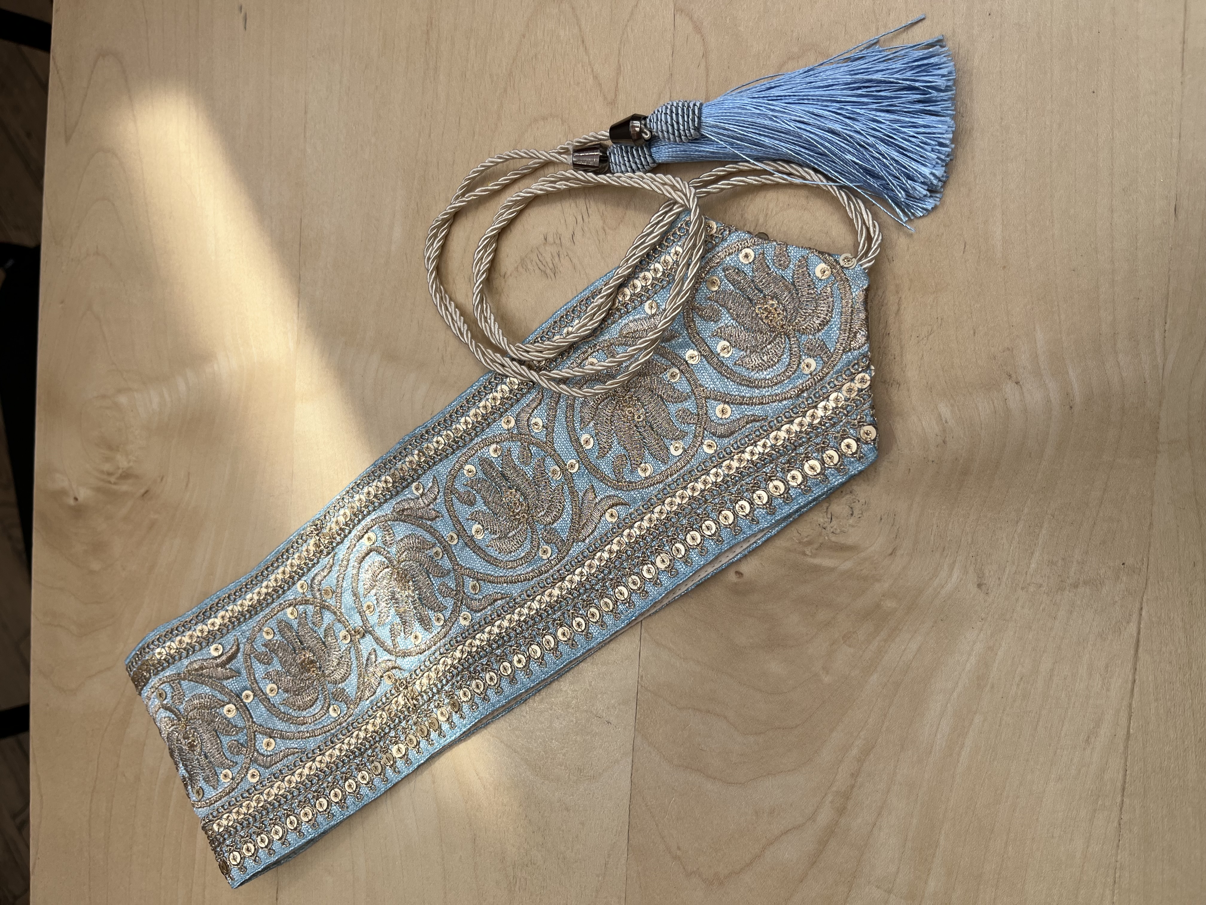 کمربند سوزن دوزی آبی