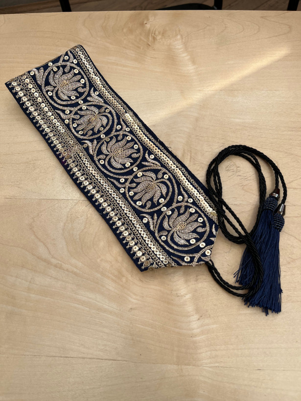 کمربند مشکی سوزن دوزی